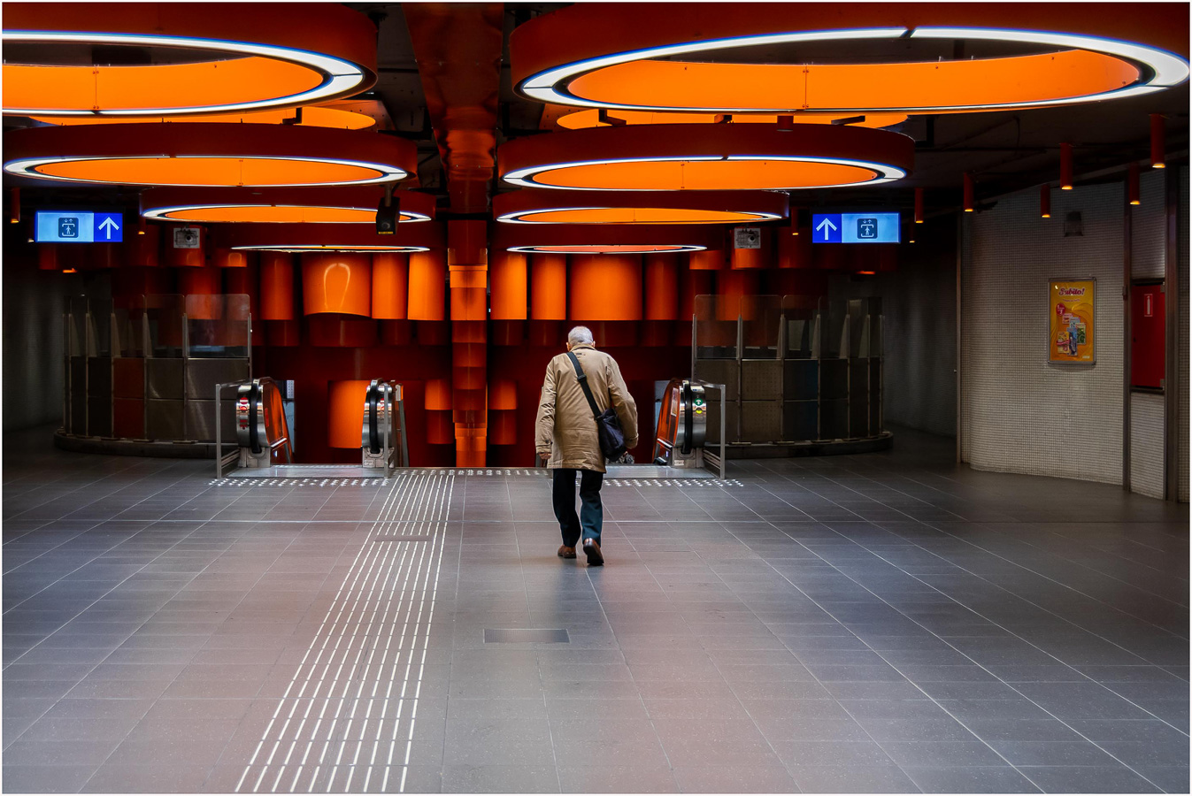 Karel Cuyvers - Metro - (1/100 sec. bij f / 4,2 ISO 800)